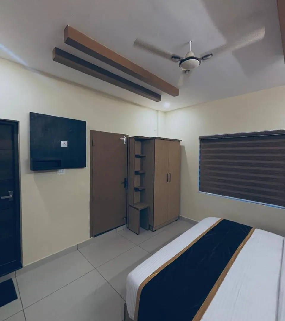 Azay Luxurious Apartment Kalpetta