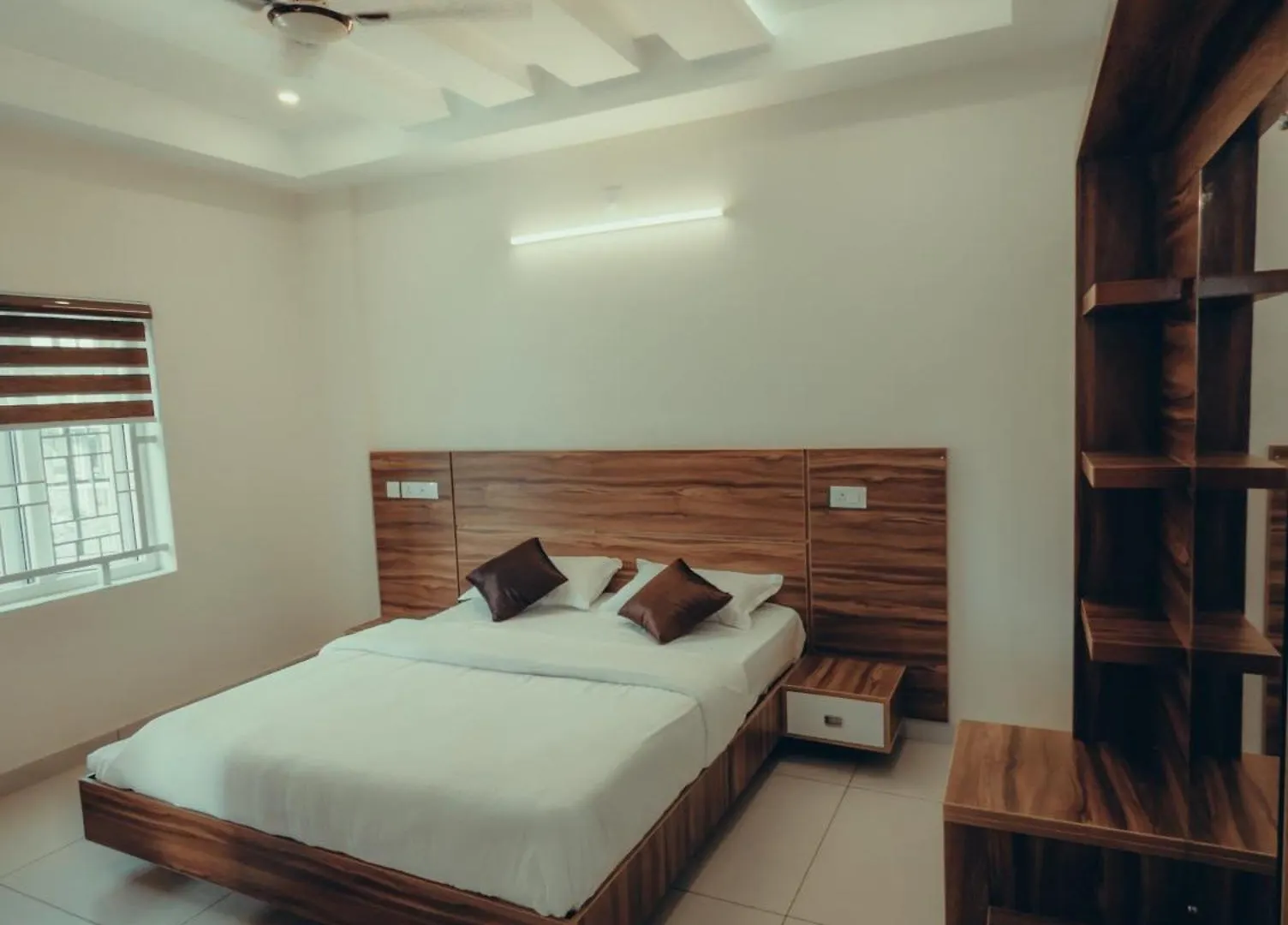 Azay Luxurious Apartment Kalpetta