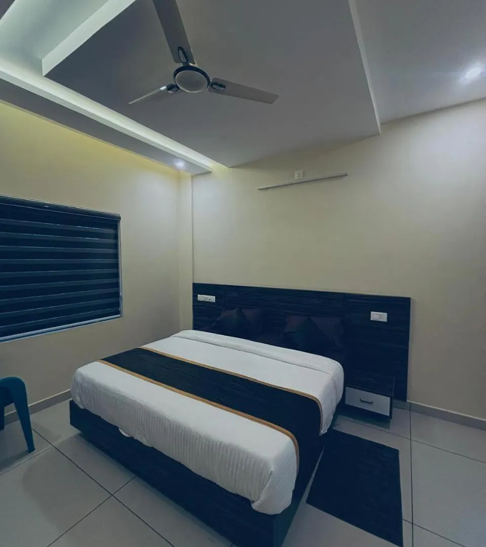 Azay Luxurious Apartment Kalpetta Ινδία